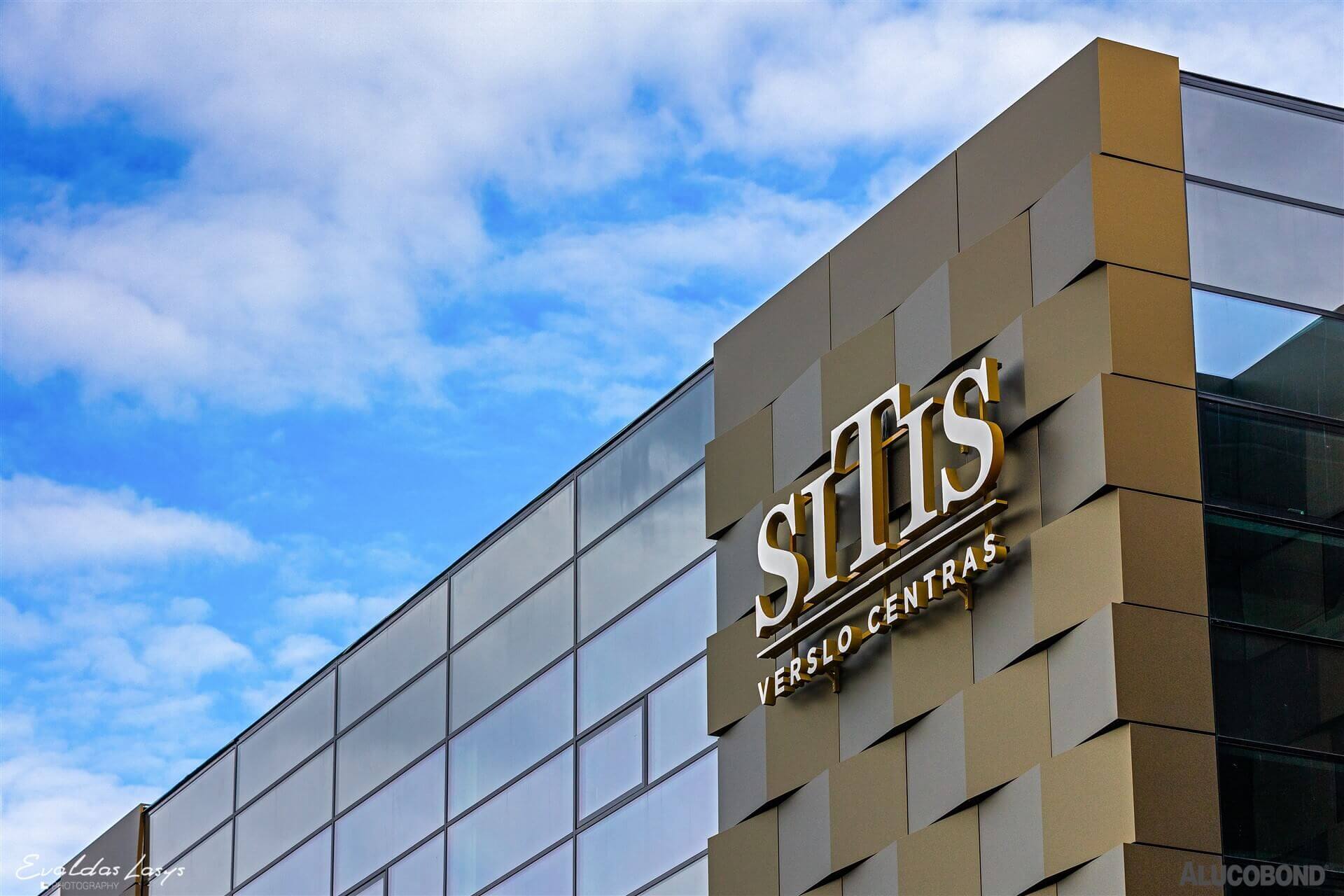 Išskirtinis verslo centras SITIS: spalvą keičia nuo saulės apšvietimo